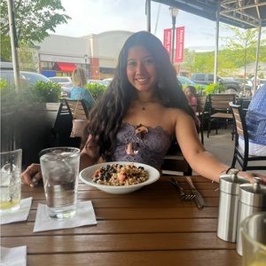 Meet your Posher, Nikaiyah